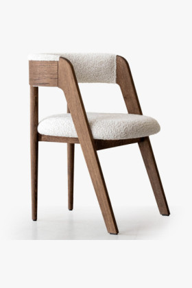 Luxusiger Eichenstuhl in Nussbaumfarbe, cremefarbener Stoff